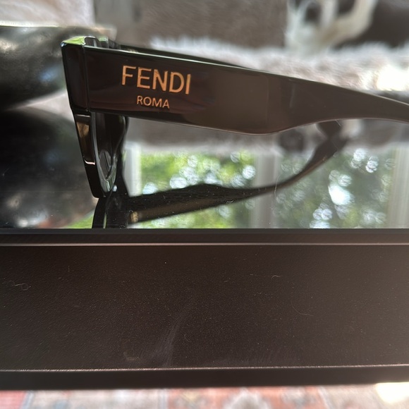 BRAND NEW FENDI ROMA SUNGLASSES - Picture 2 of 6